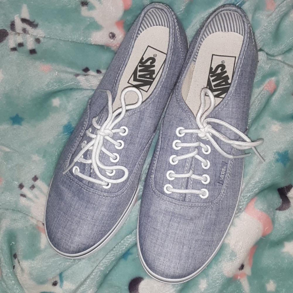 Van's tennis shoes